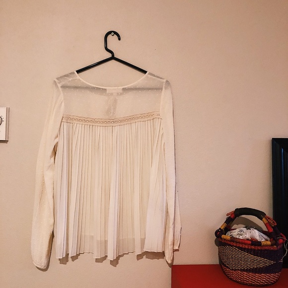 White Blouse - Picture 3 of 3